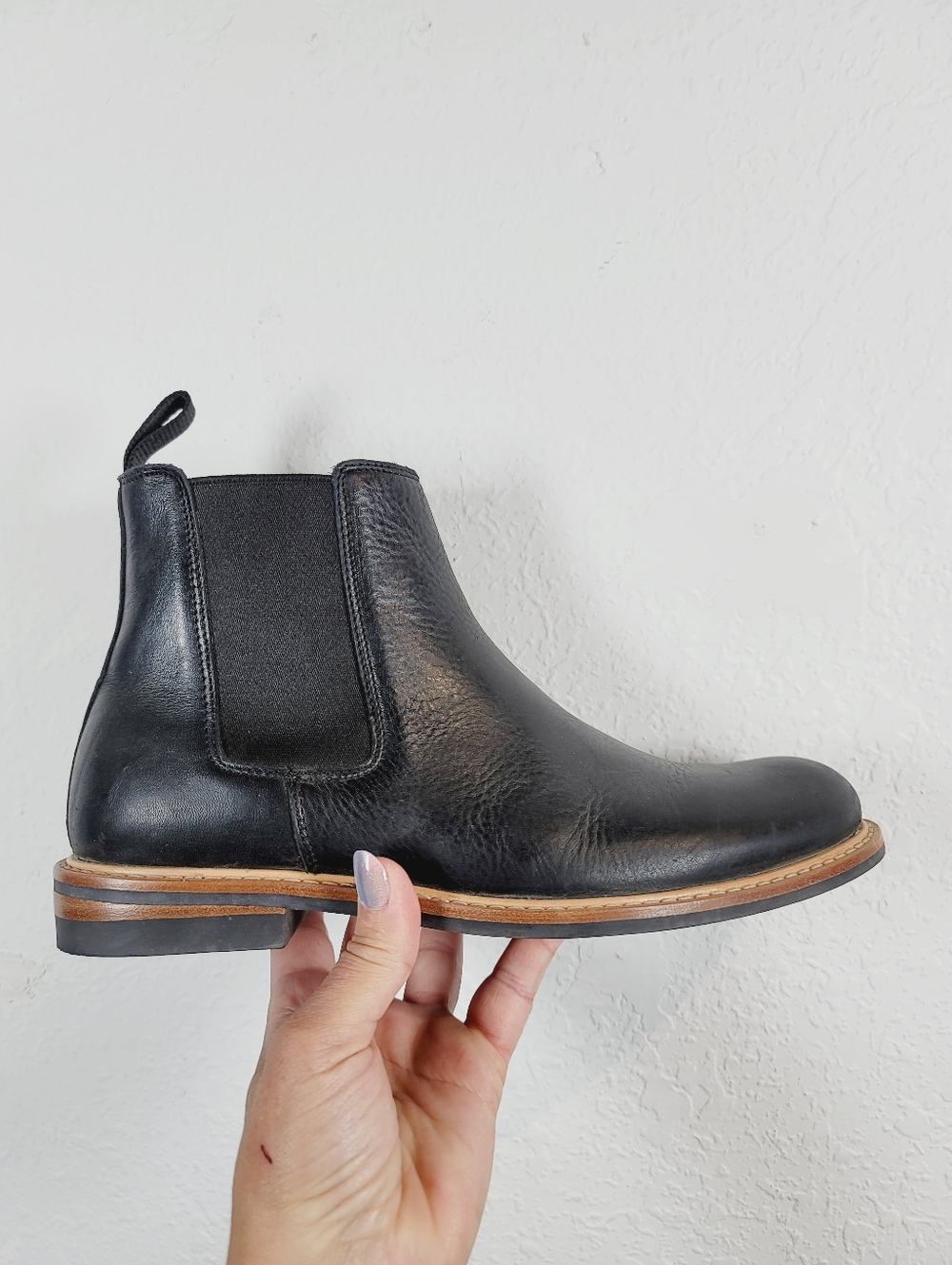 NISOLO Black Chelsea Boot, Size 8